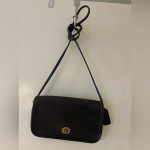 Coach Vintage Dinky Black Leather Bag Crossbody #0323-959 made in the USA.